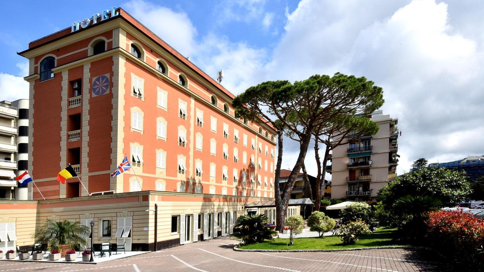 Hotel Sud Est By Fam Rossetti Lavagna Buitenkant foto